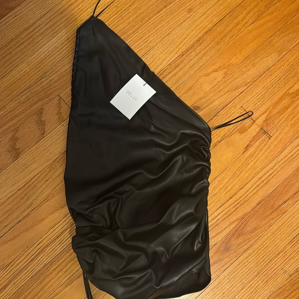 Deluc Pleather one shoulder top sz sm